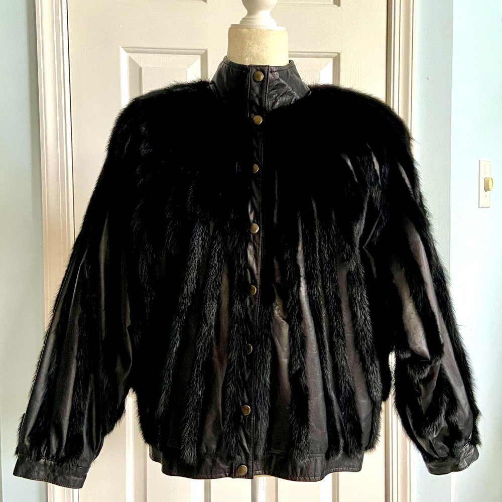 1980’s Black Fur & Leather Striped Snap Up Jacket! Size M